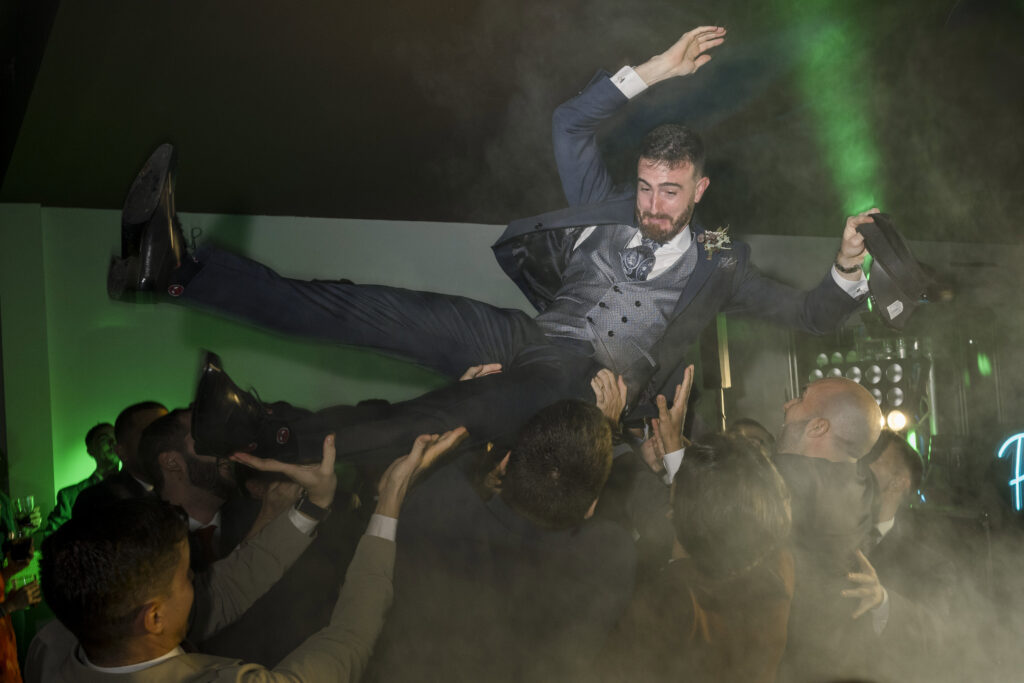 Fiesta con música electrónica en finca de Alicante
